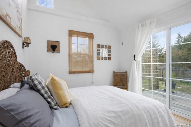 #4 photo, 435 Montauk Highway, Westhampton Beach , NY 11978