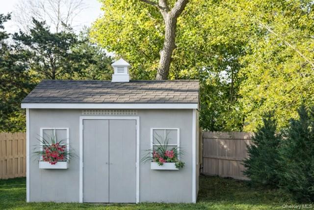 #9 photo, 435 Montauk Highway, Westhampton Beach , NY 11978