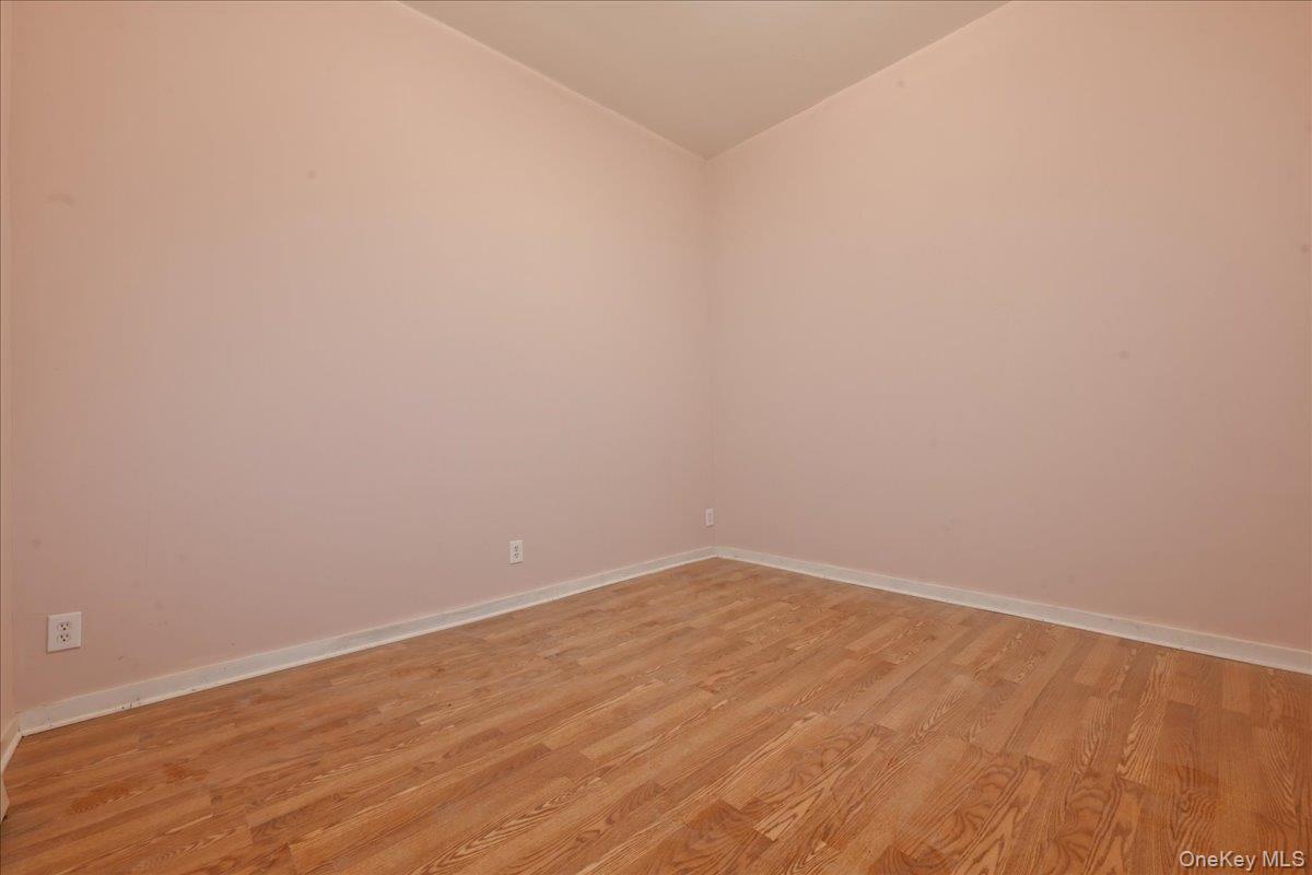 #12 photo, 12610 Jamaica Avenue, Куинс ‖ Jamaica , NY 11418