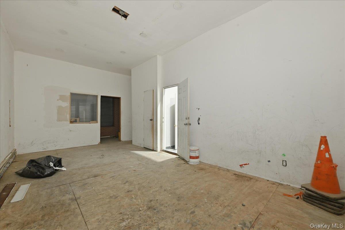 #14 photo, 12610 Jamaica Avenue, Куинс ‖ Jamaica , NY 11418