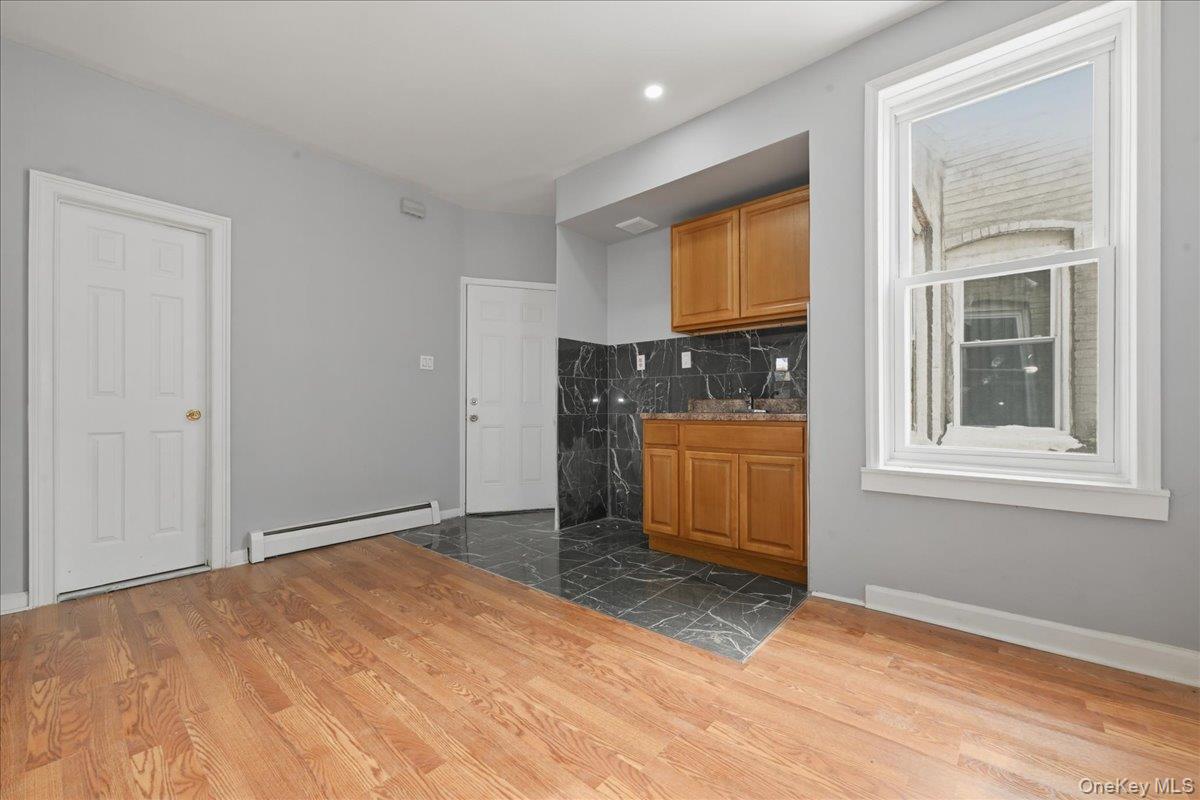 #18 photo, 12610 Jamaica Avenue, Куинс ‖ Jamaica , NY 11418