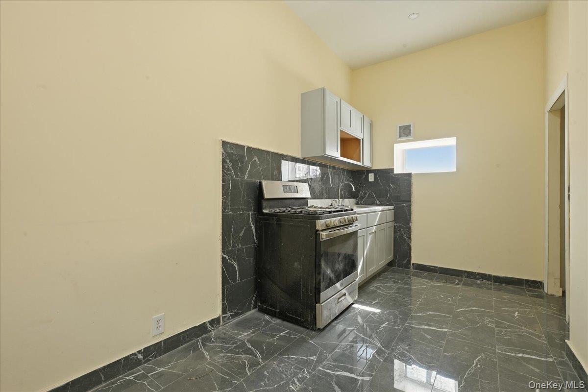 #6 photo, 12610 Jamaica Avenue, Куинс ‖ Jamaica , NY 11418