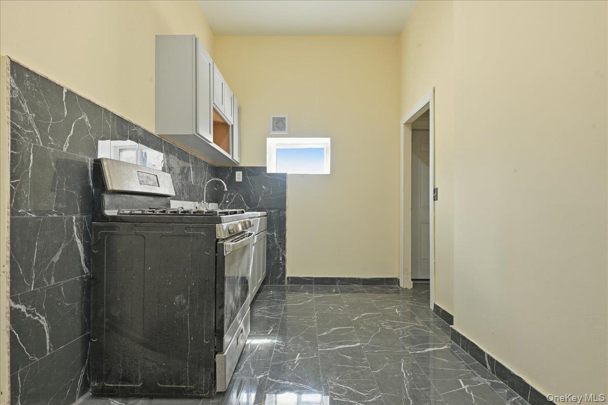 #7 photo, 12610 Jamaica Avenue, Куинс ‖ Jamaica , NY 11418