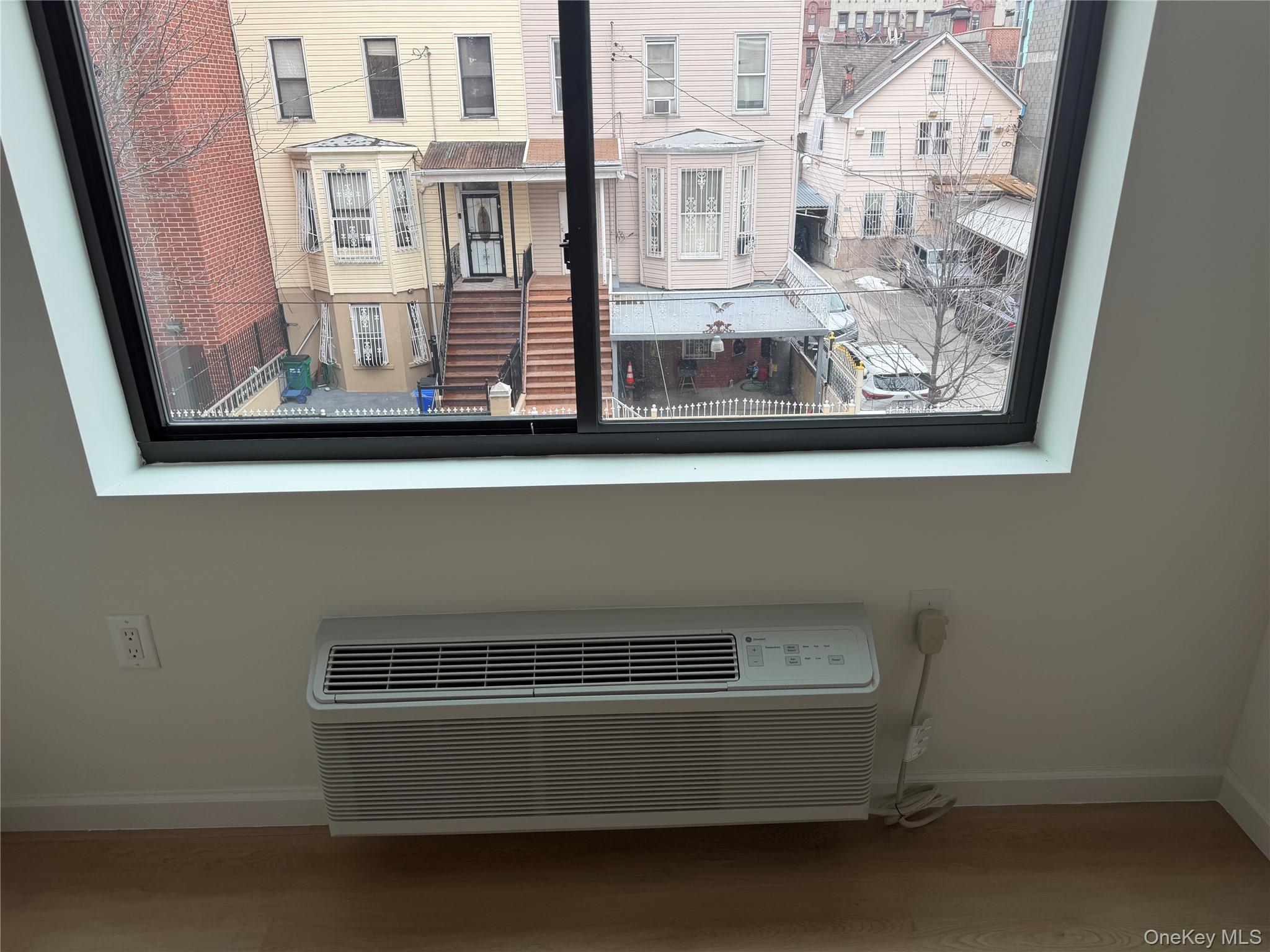 #4 photo, 947 college Avenue, Bronx , NY 10453