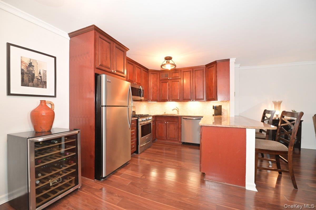 #6 photo, 18-15 215 Street, Bayside , NY 11360