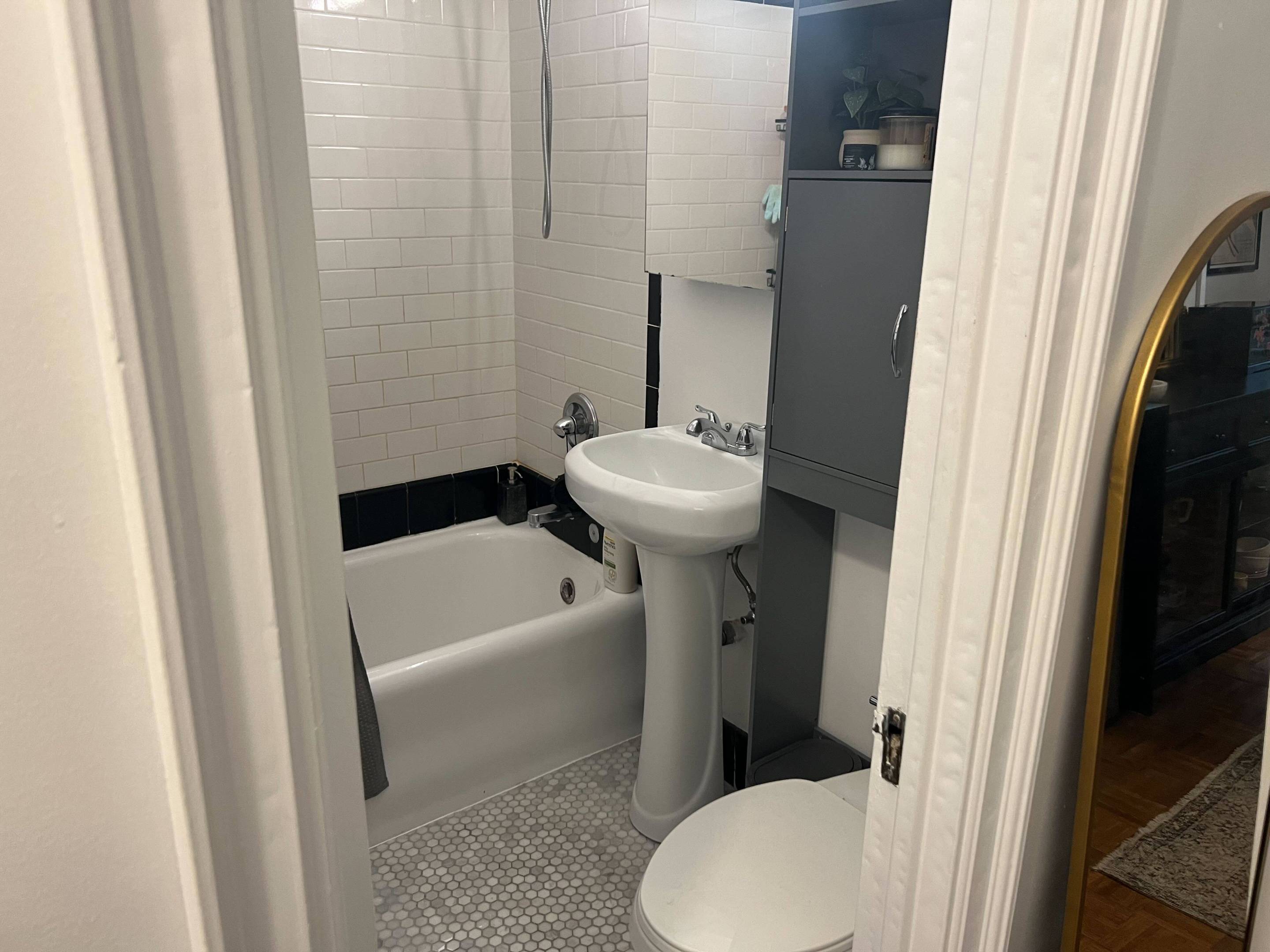 #6 photo, 310 E 44th Street, 맨해튼 Midtown East , NY 10017