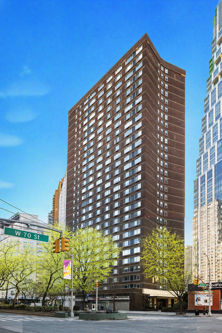 #13 photo, 2025 BROADWAY, Lincoln Square , NY 10023