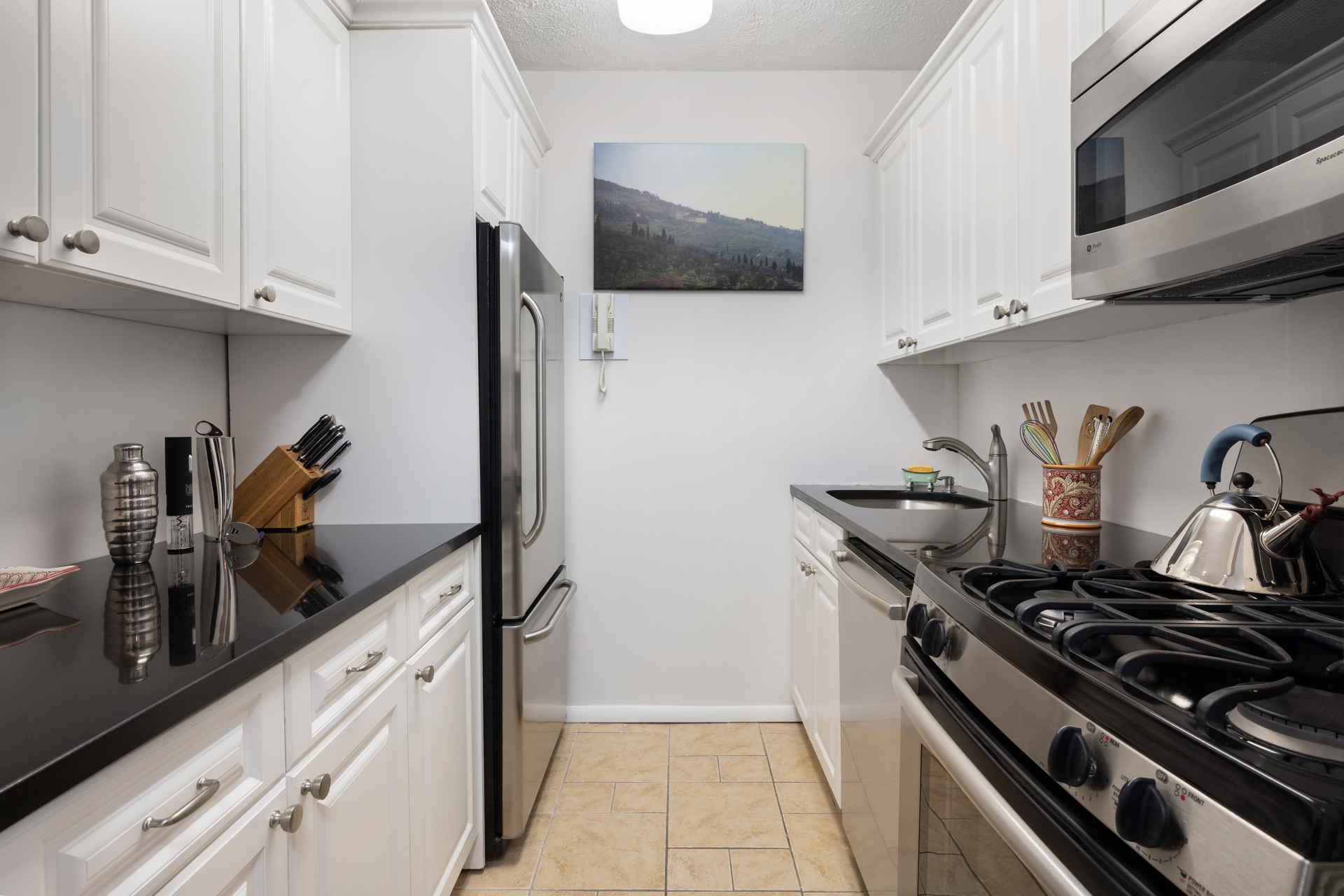 #4 photo, 2025 BROADWAY, Lincoln Square , NY 10023