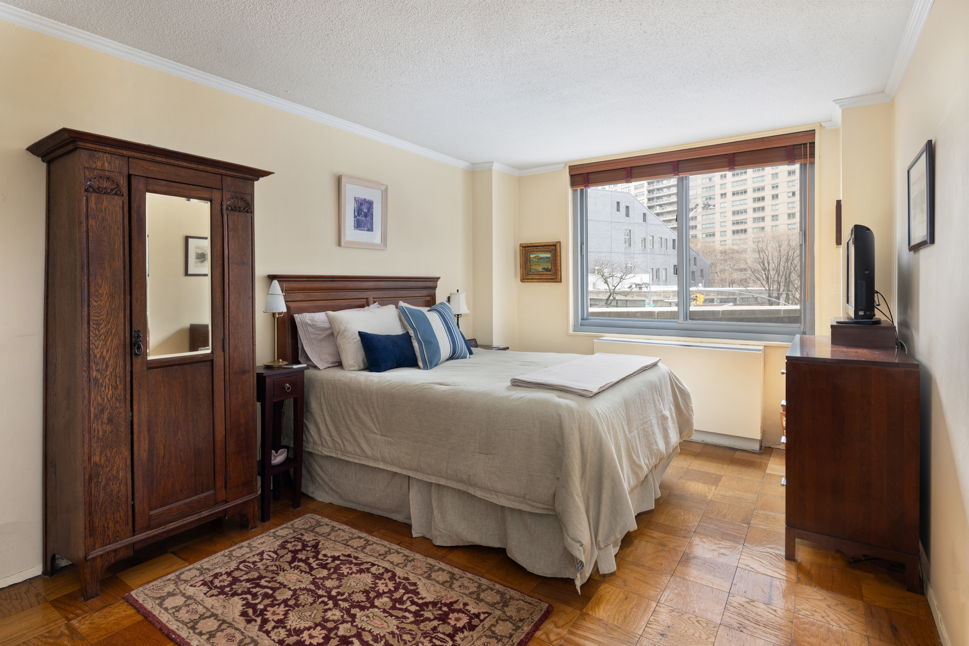 #6 photo, 2025 BROADWAY, Lincoln Square , NY 10023