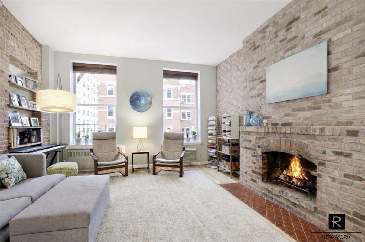 #1 photo, 305 W 55th Street, Манхэттен ‖ Hell's Kitchen , NY 10019