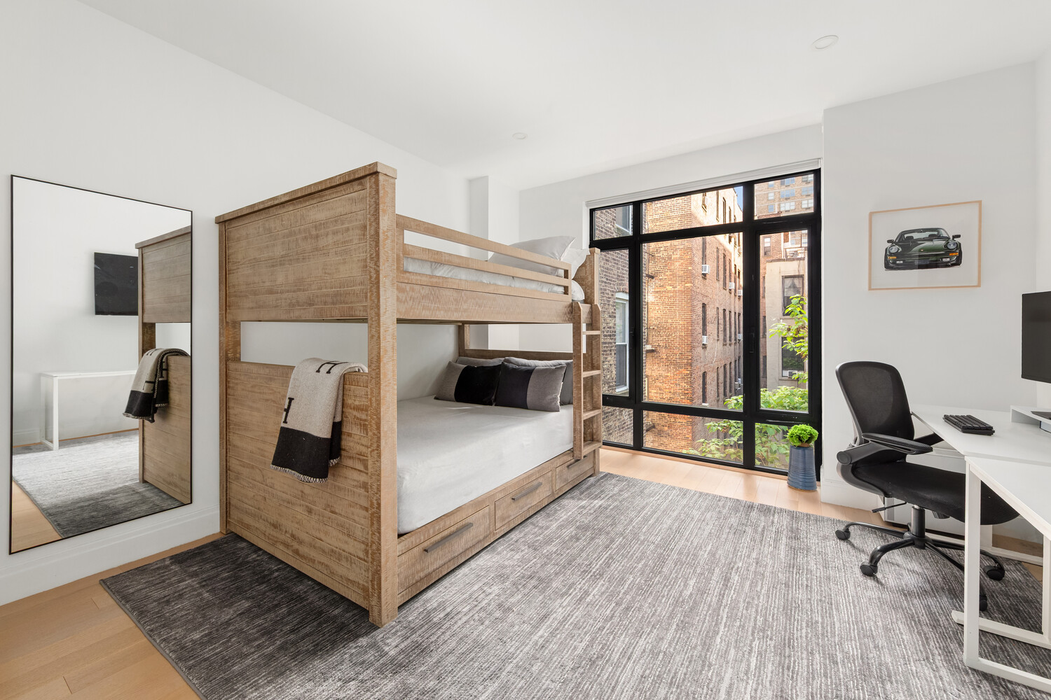 #9 photo, 318 E 81ST Street, 맨해튼 Yorkville , NY 10028