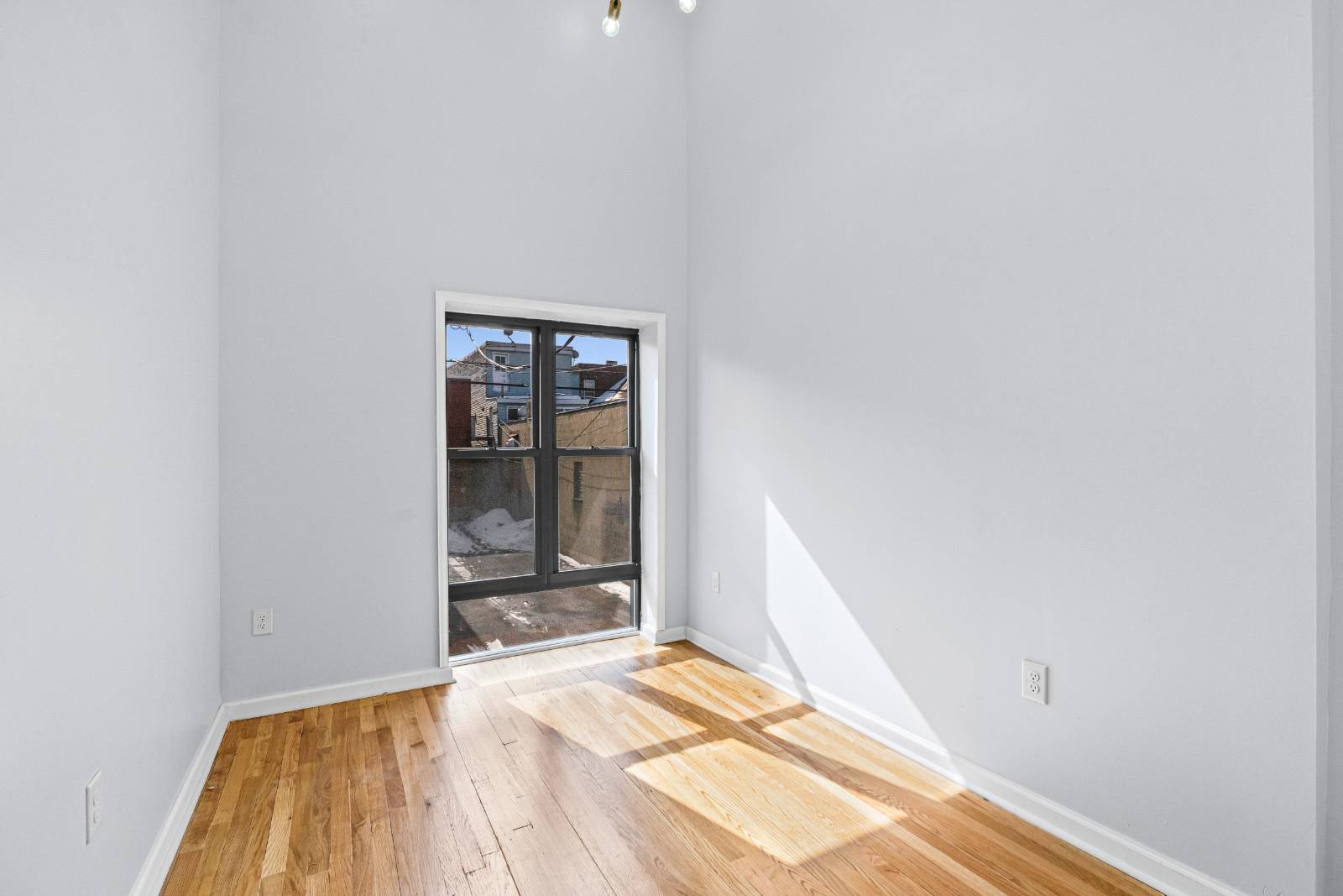 #11 photo, 5  Garden Alley, Albany , NY 12210