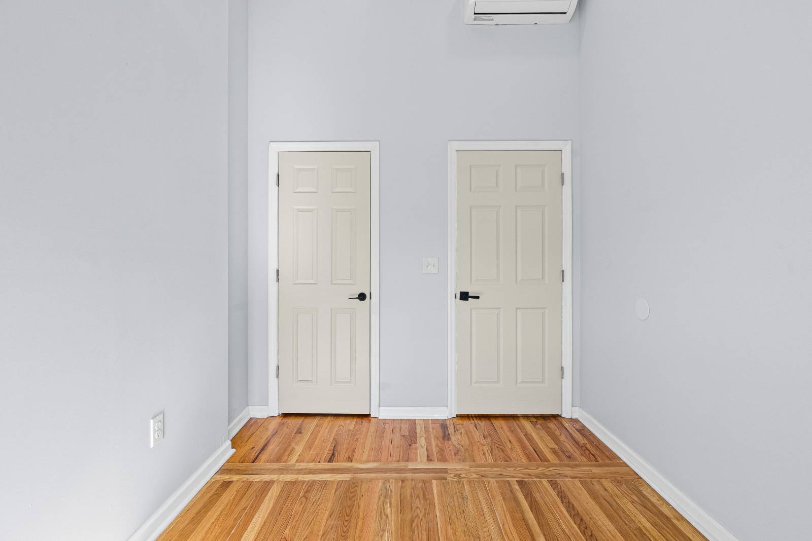 #14 photo, 5  Garden Alley, Albany , NY 12210