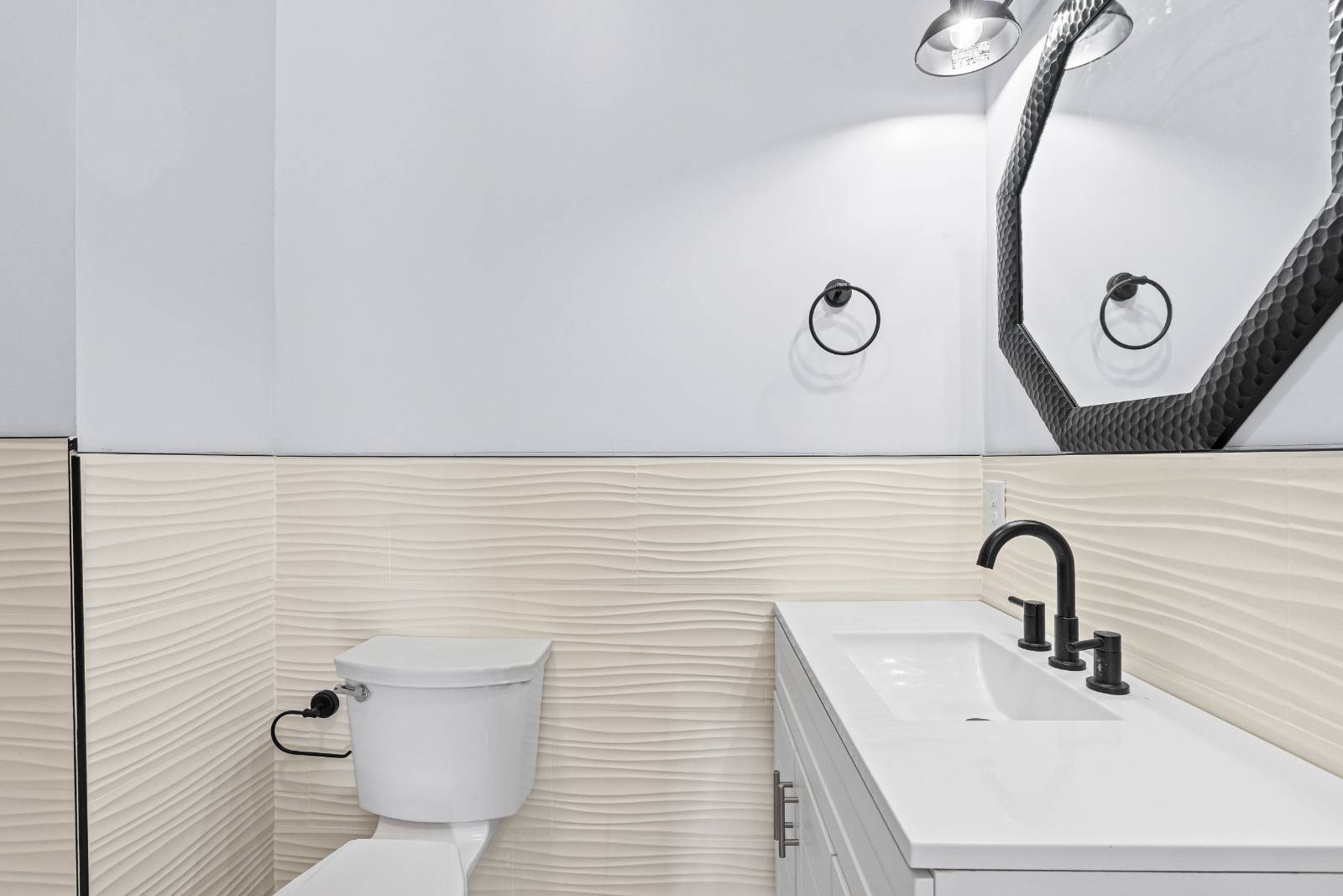 #17 photo, 5  Garden Alley, Albany , NY 12210