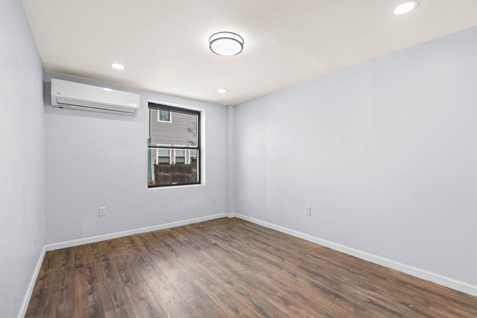 #23 photo, 5  Garden Alley, Albany , NY 12210