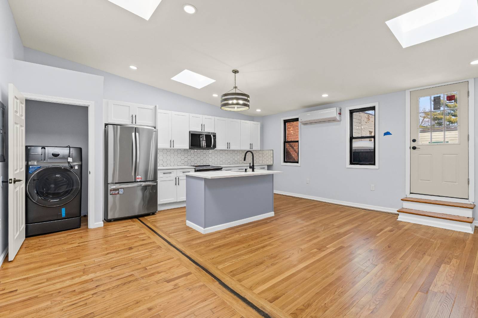 #7 photo, 5  Garden Alley, Albany , NY 12210