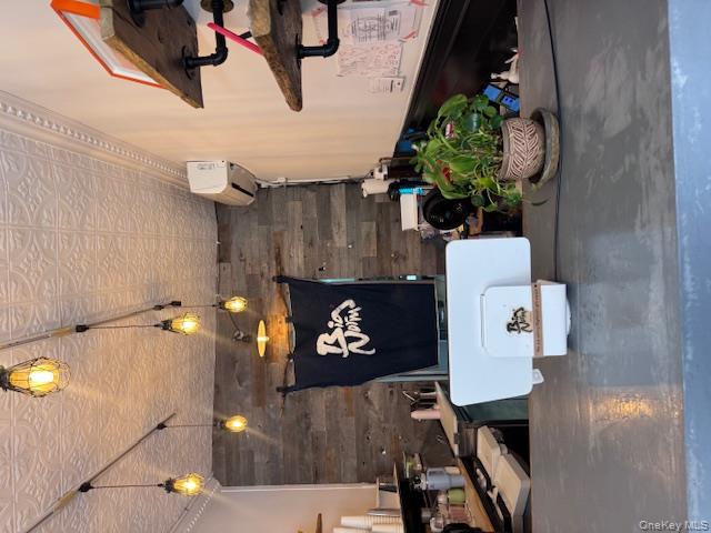 #7 photo, 251 Smith st, Brooklyn , NY 11231