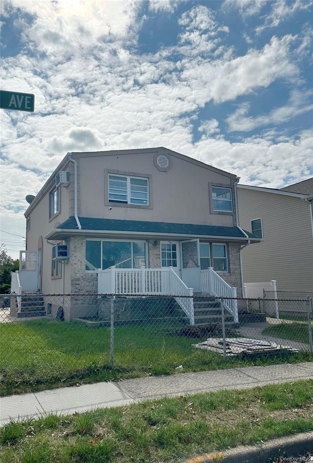 #1 photo, 1371 Rosser Avenue, Нассау ‖ Elmont , NY 11003