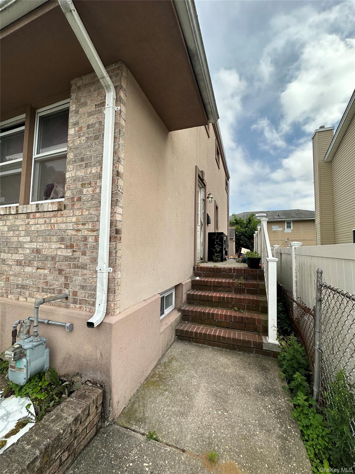 #12 photo, 1371 Rosser Avenue, Нассау ‖ Elmont , NY 11003