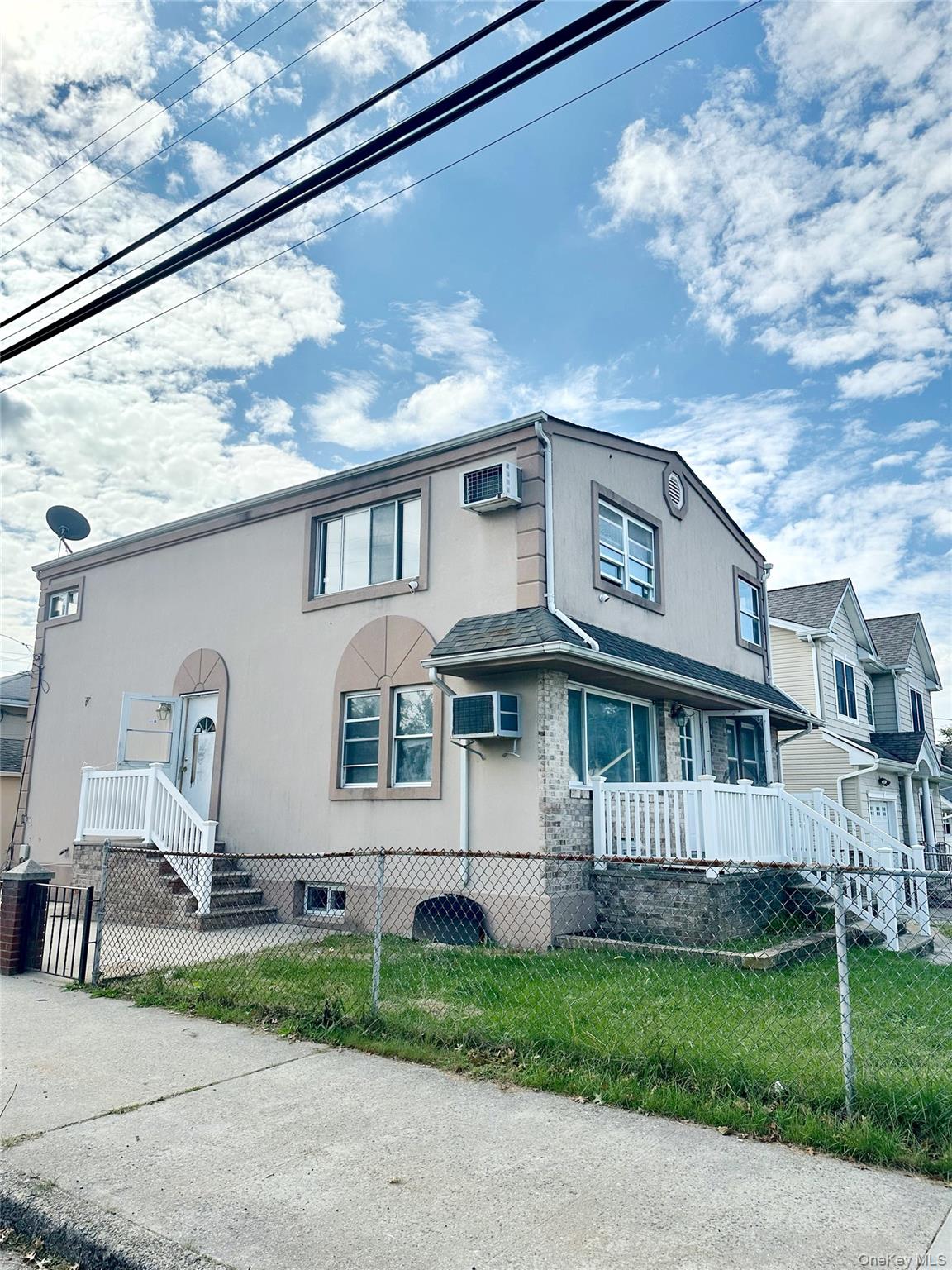 #2 photo, 1371 Rosser Avenue, Нассау ‖ Elmont , NY 11003