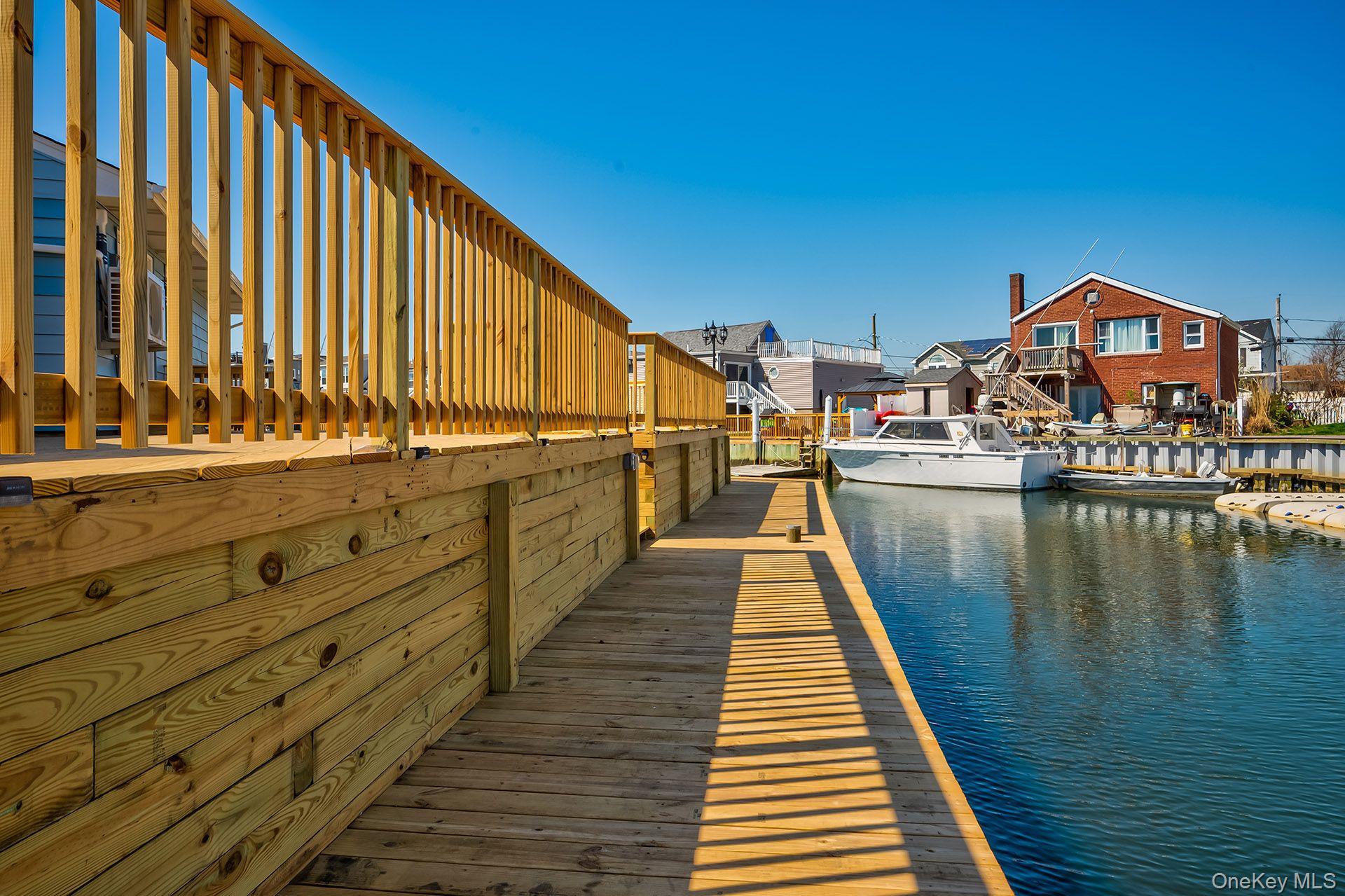 #12 photo, 72 W Lido Promenade, Саффолк ‖ Lindenhurst , NY 11757