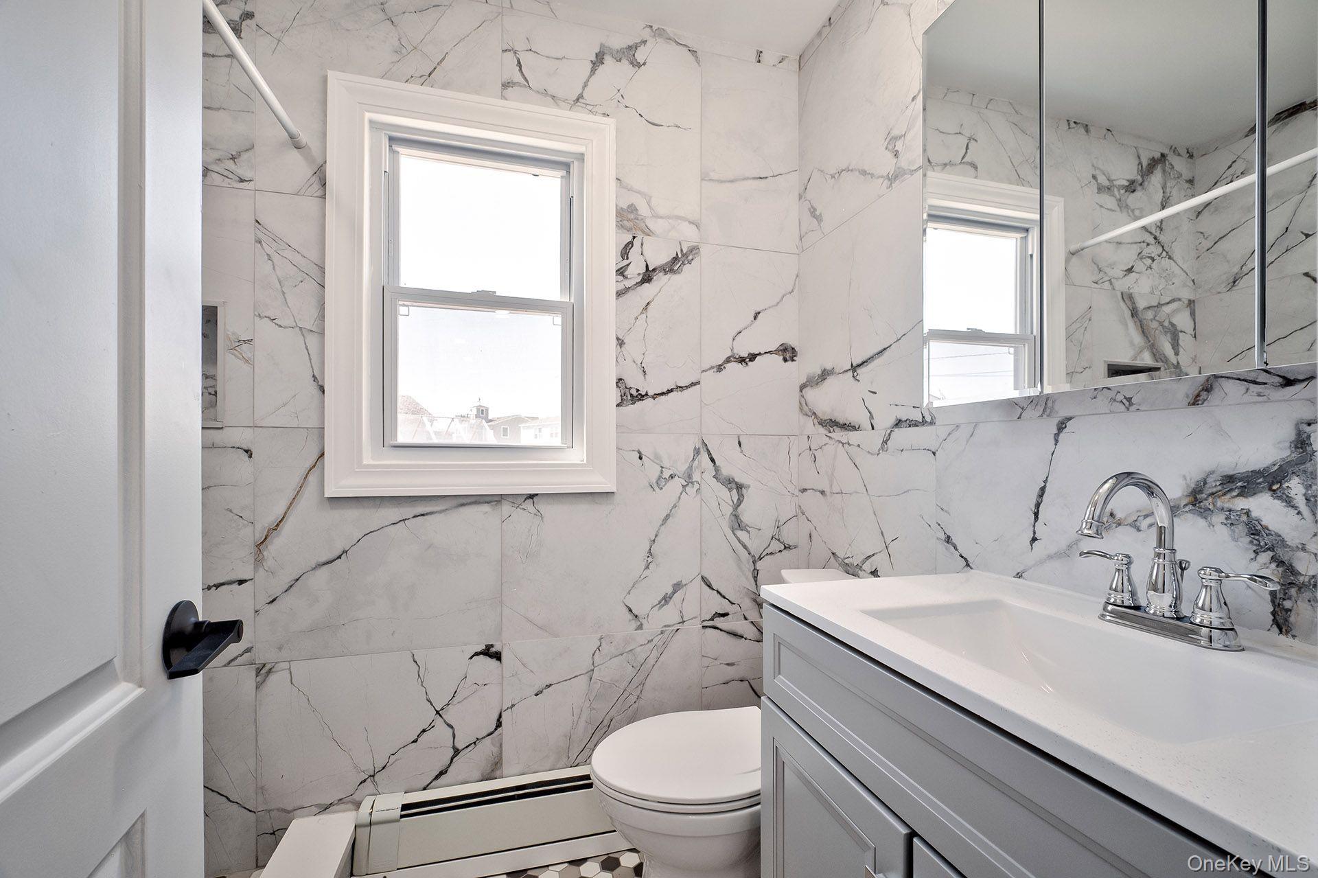 #13 photo, 72 W Lido Promenade, Саффолк ‖ Lindenhurst , NY 11757