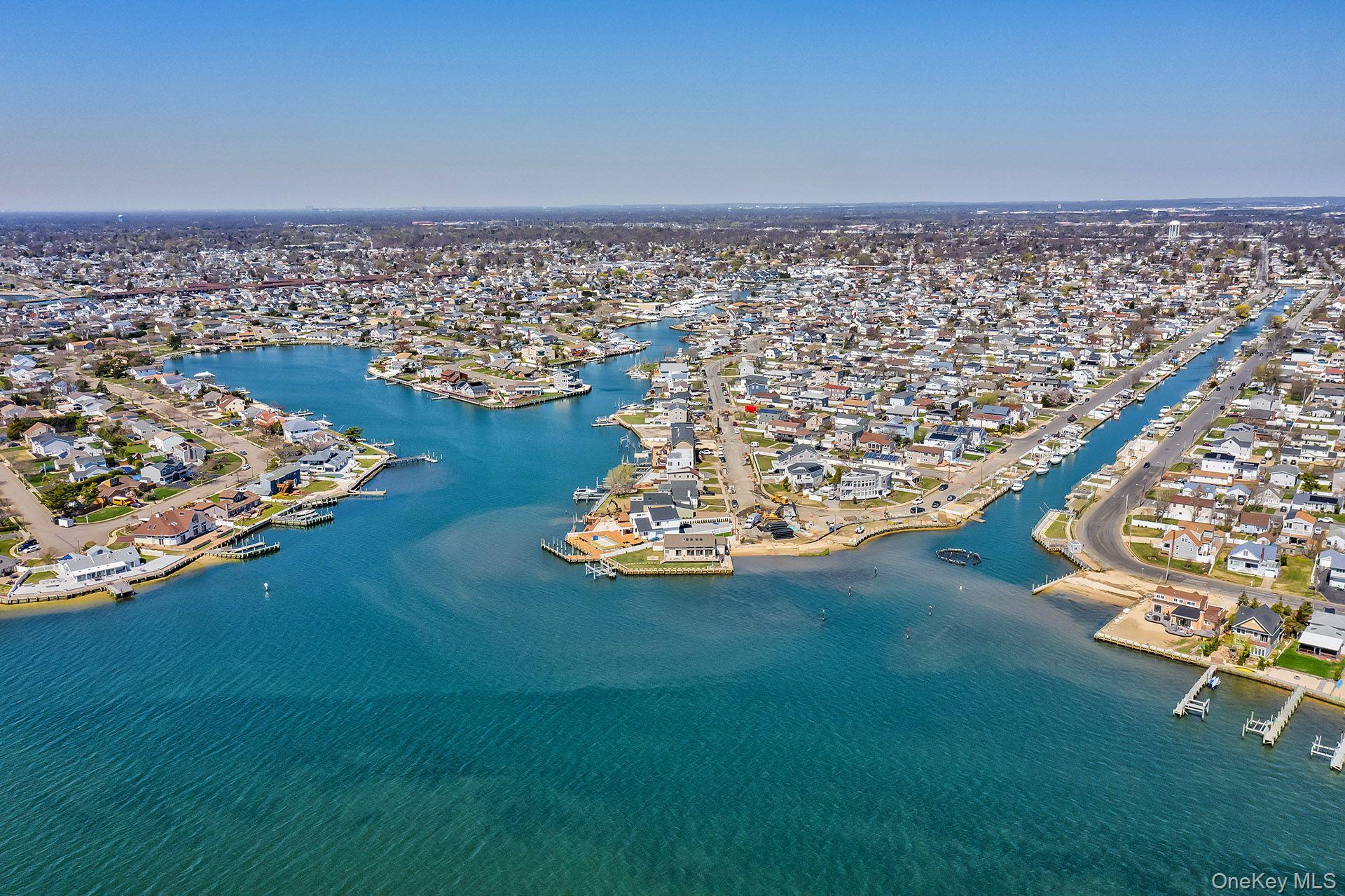 #15 photo, 72 W Lido Promenade, Саффолк ‖ Lindenhurst , NY 11757