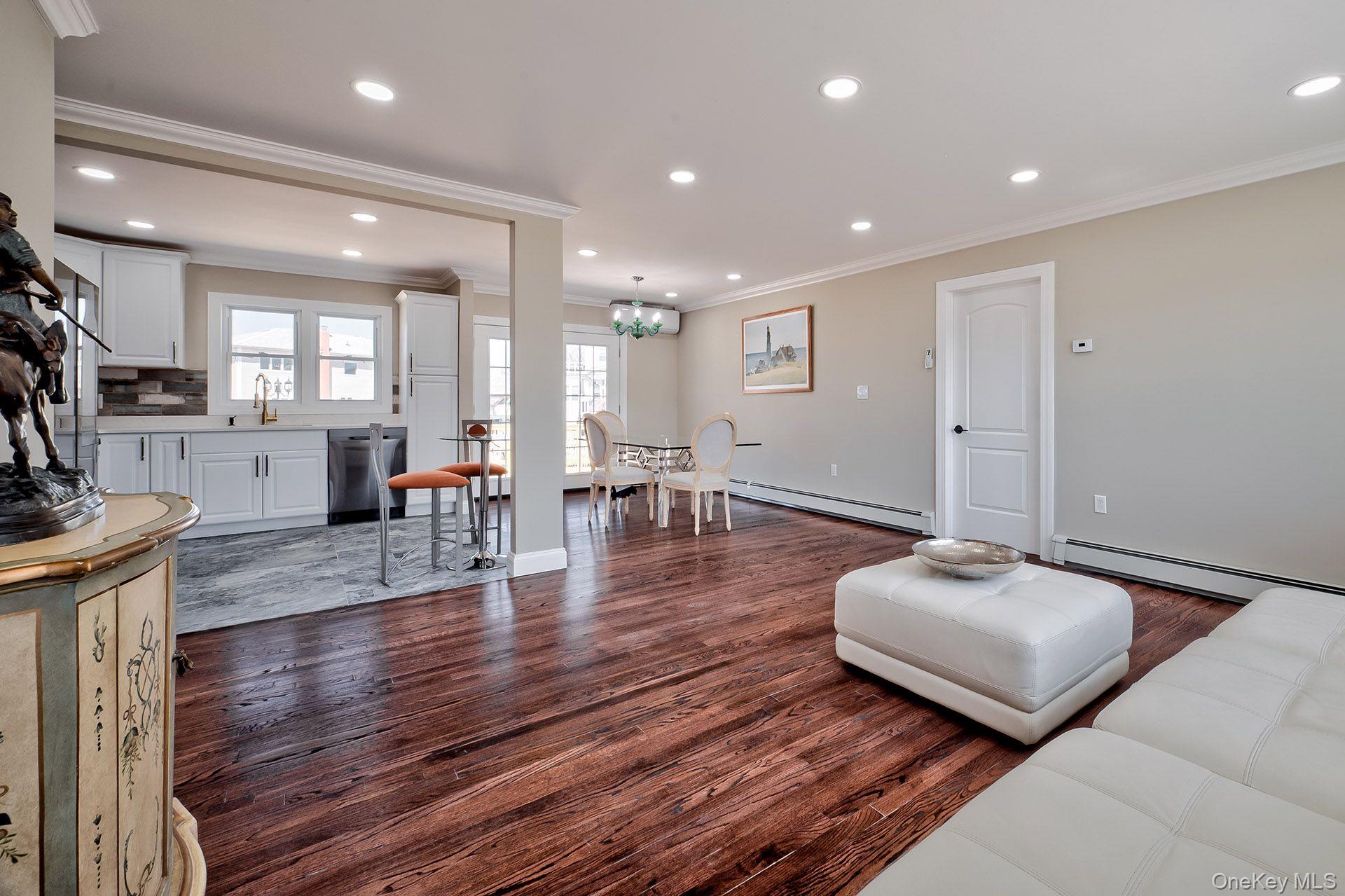 #8 photo, 72 W Lido Promenade, Саффолк ‖ Lindenhurst , NY 11757