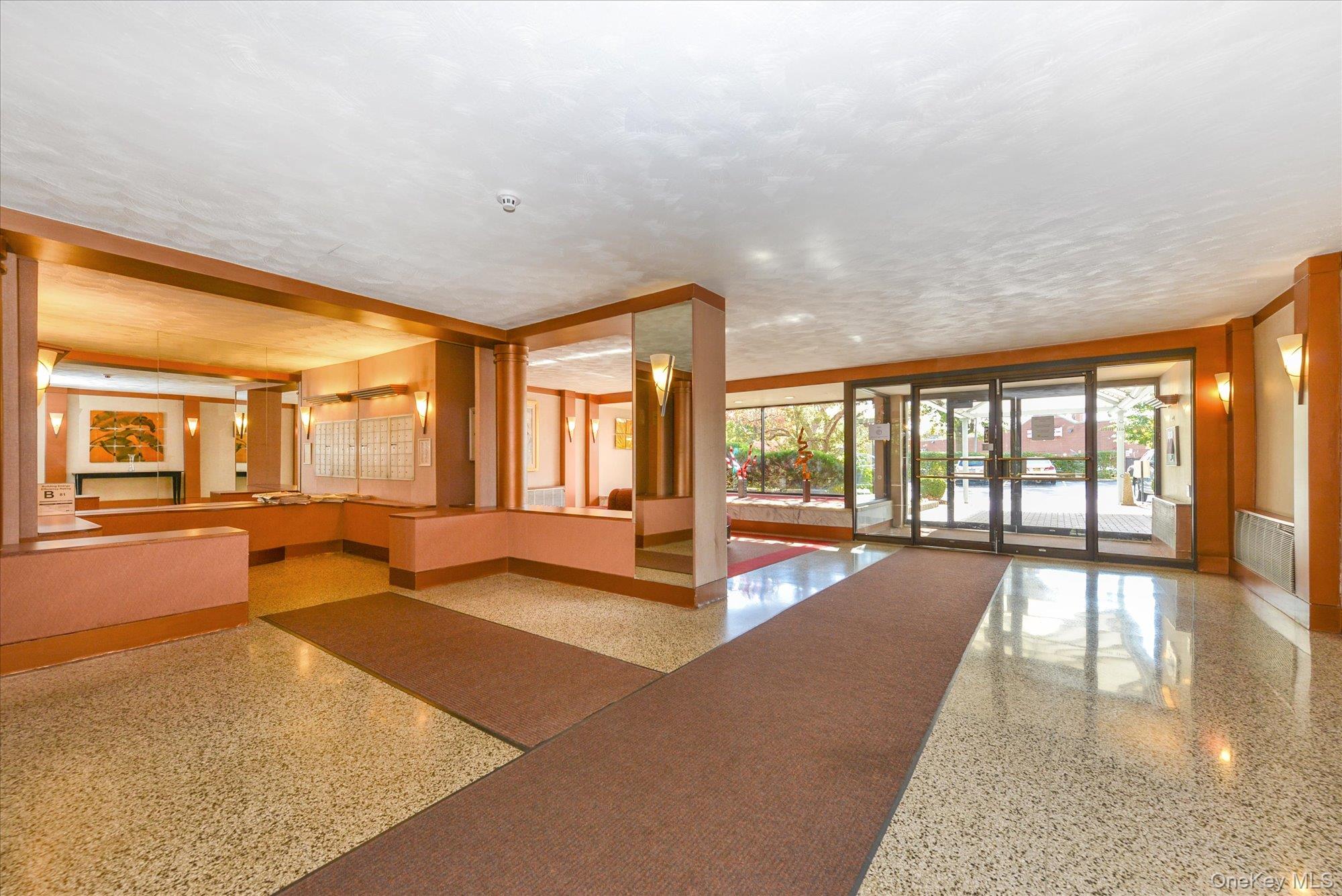 #17 photo, 23-25 Bell Boulevard, Куинс ‖ Bayside , NY 11360