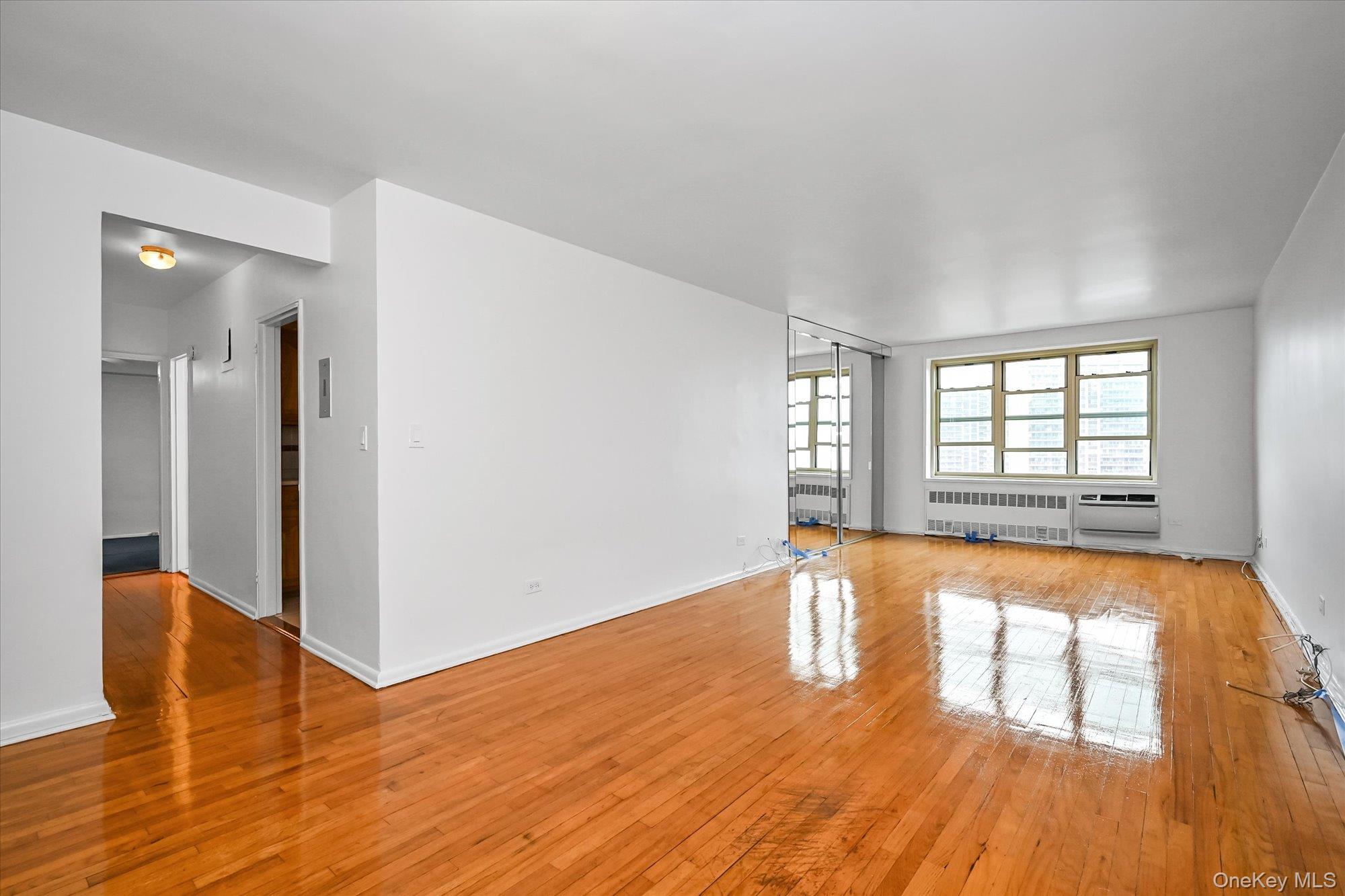 #5 photo, 23-25 Bell Boulevard, Куинс ‖ Bayside , NY 11360