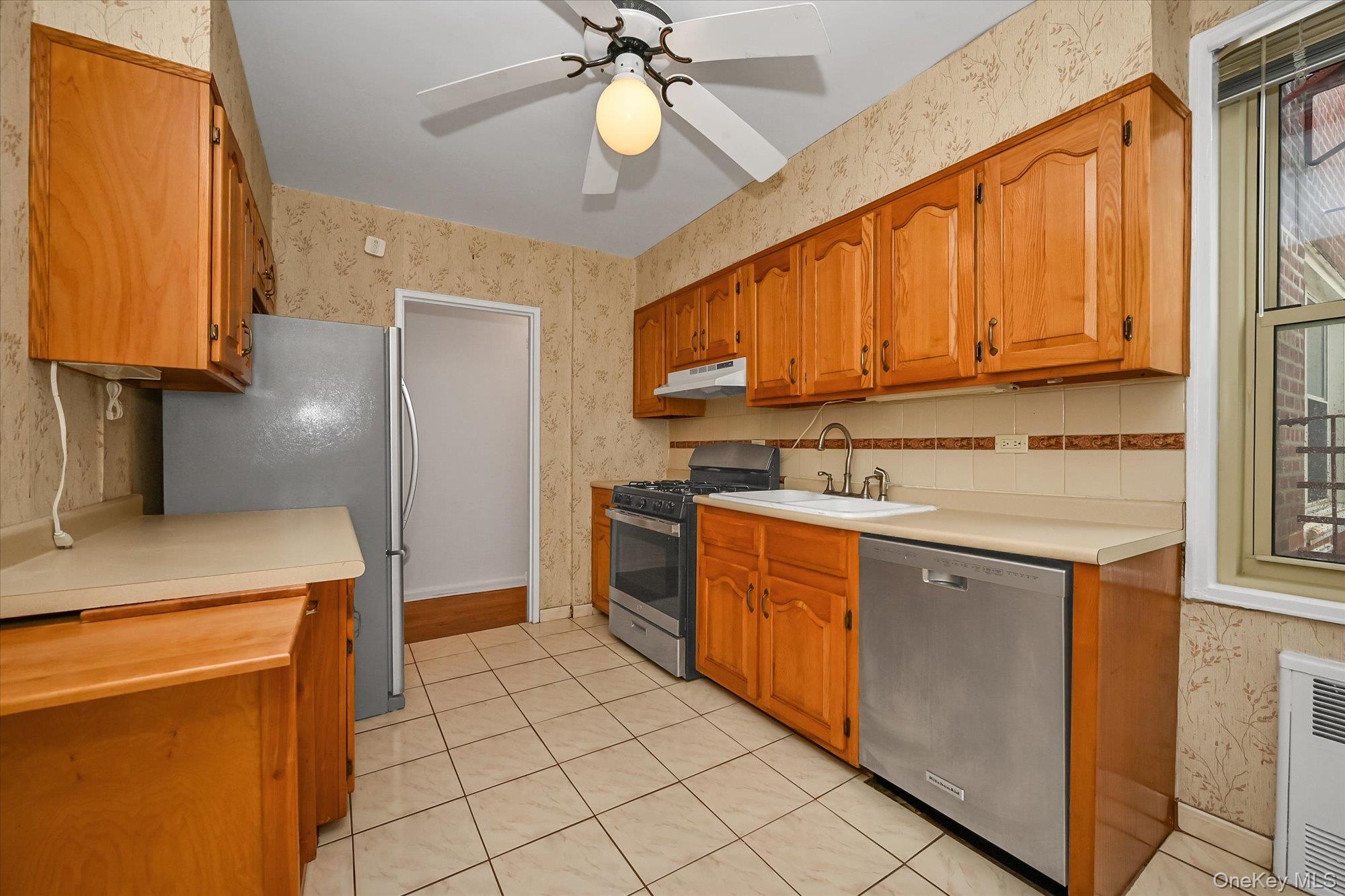 #7 photo, 23-25 Bell Boulevard, Куинс ‖ Bayside , NY 11360