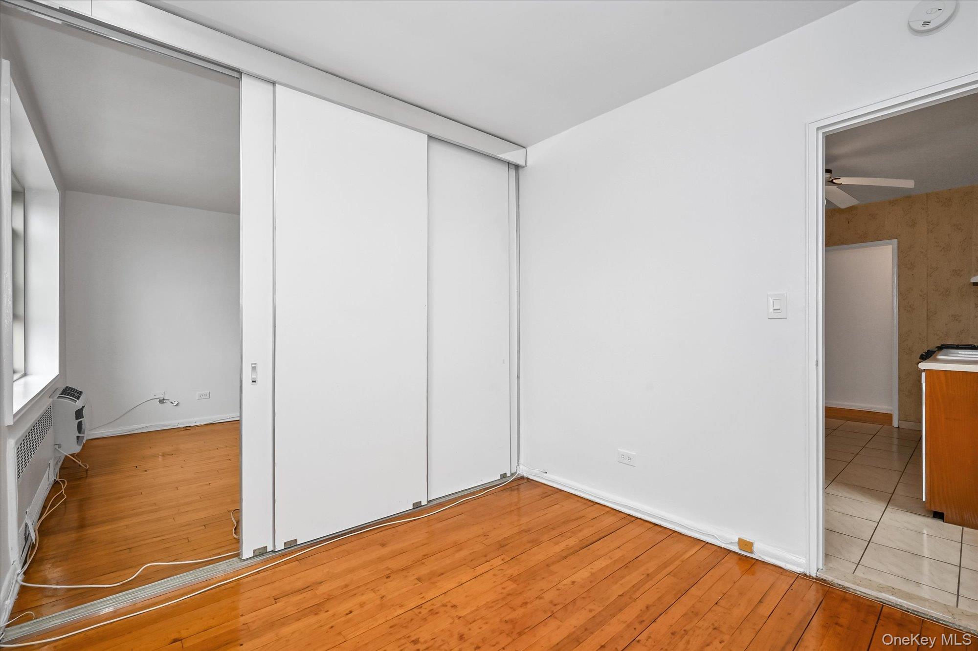 #9 photo, 23-25 Bell Boulevard, Куинс ‖ Bayside , NY 11360