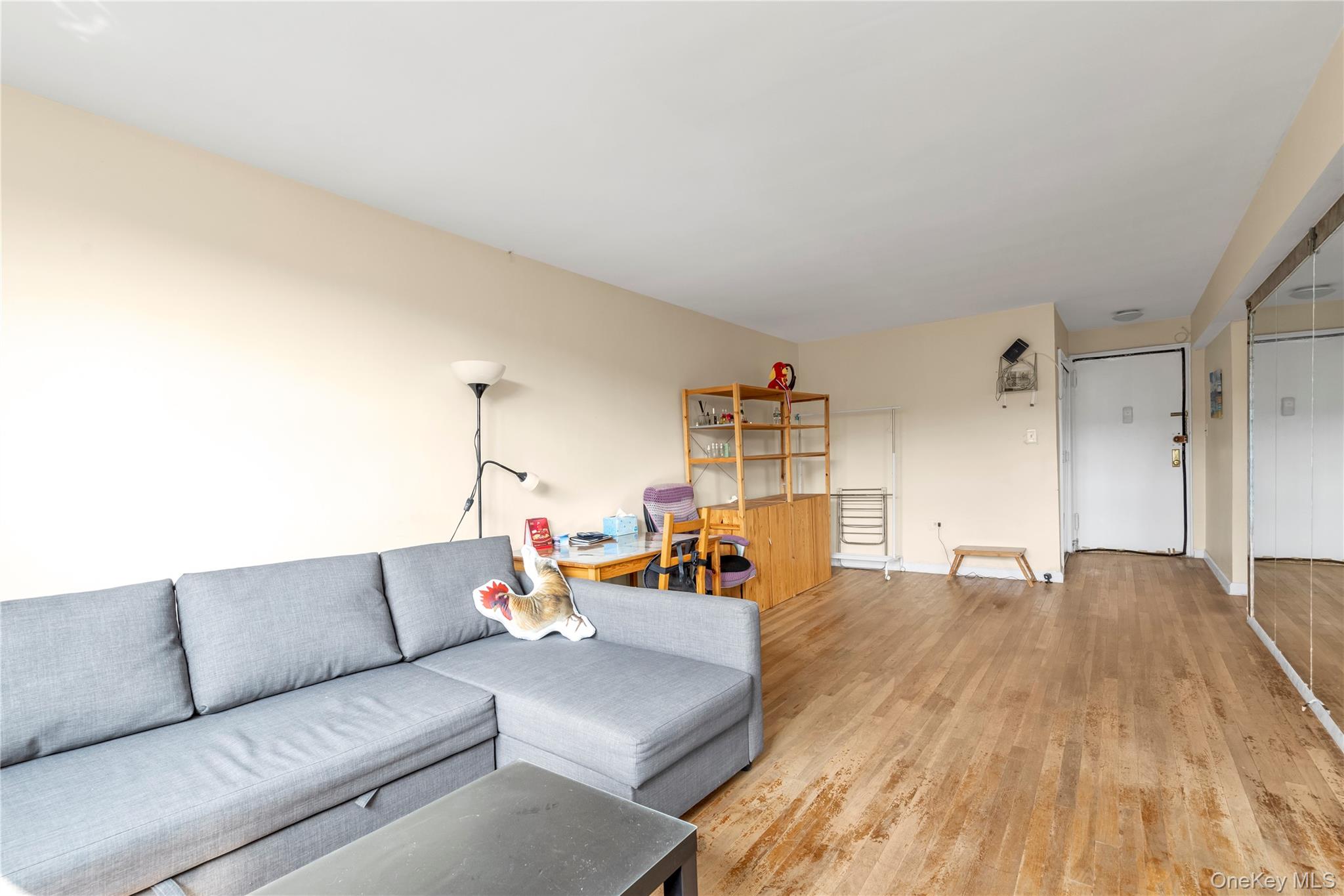 #3 photo, 99-05 59 Ave Ave, Куинс ‖ Corona , NY 11368