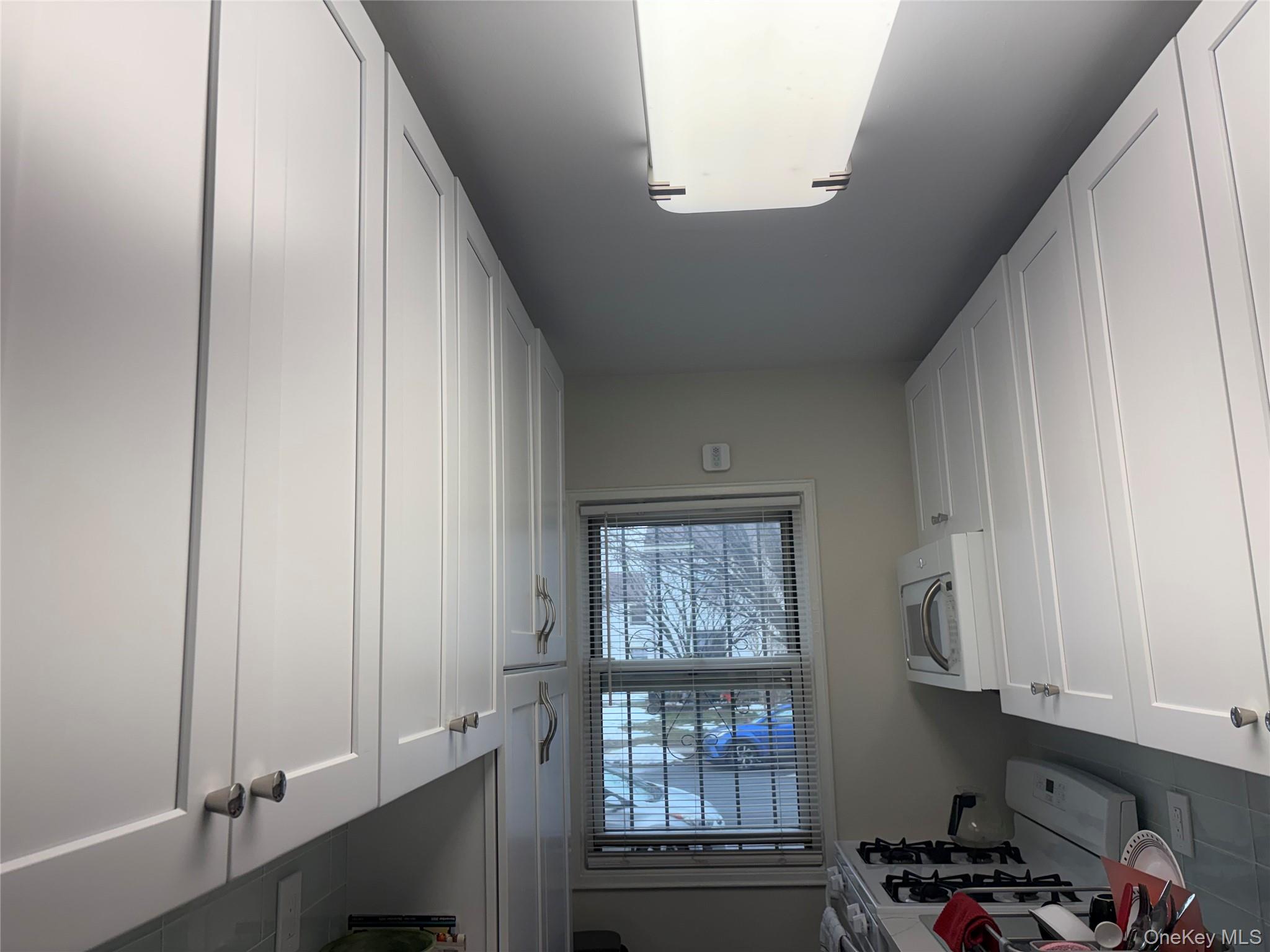 #7 photo, 68-37 138th Street, Flushing , NY 11367