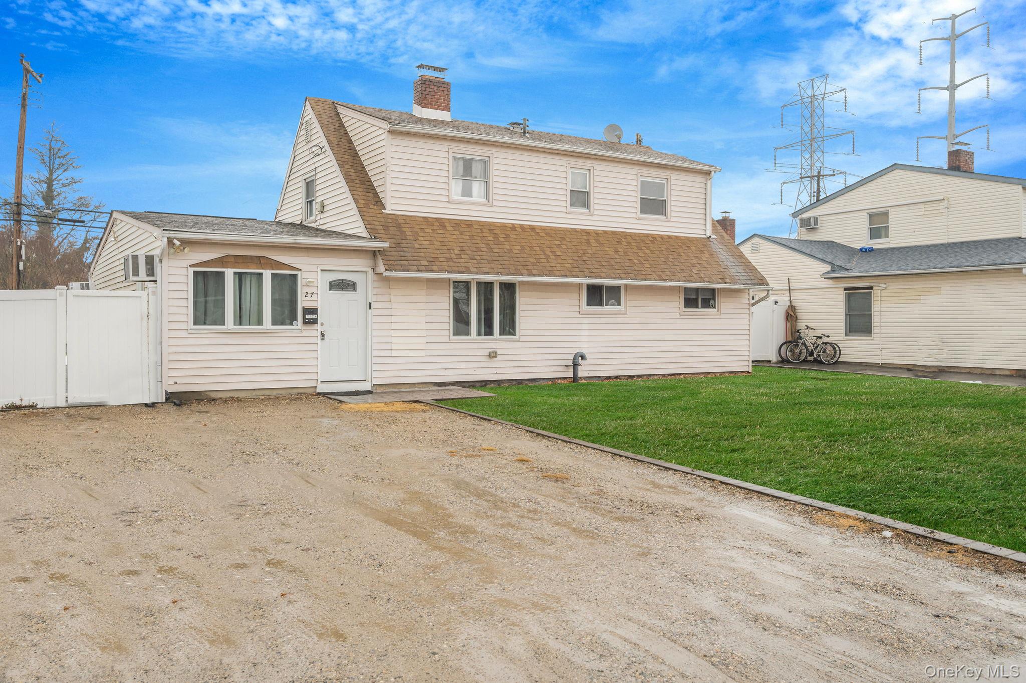 #2 photo, 27 Mallard Road, Levittown , NY 11756