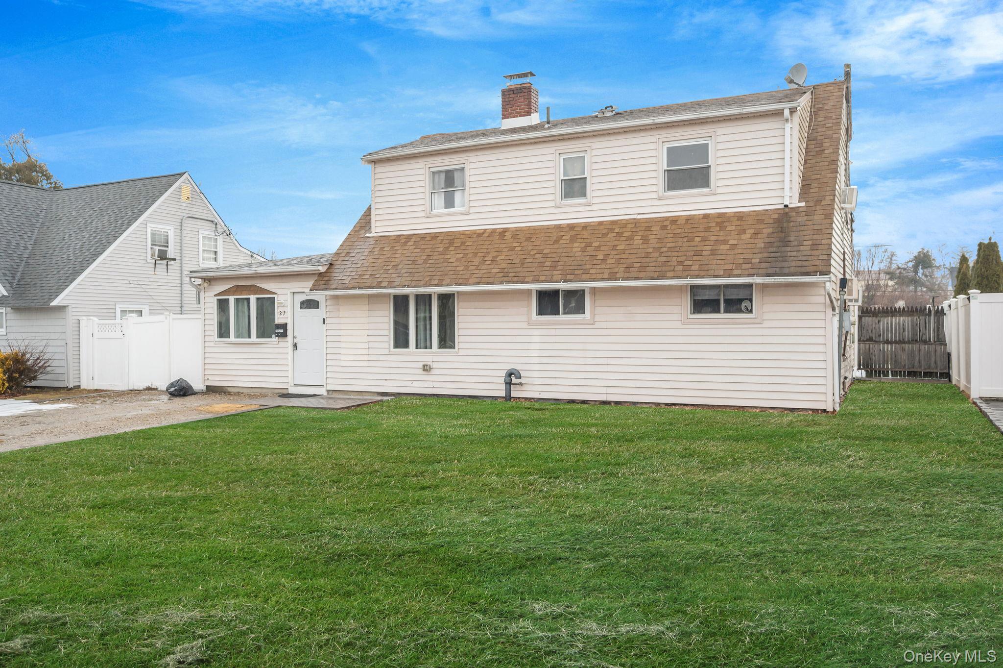 #3 photo, 27 Mallard Road, Levittown , NY 11756