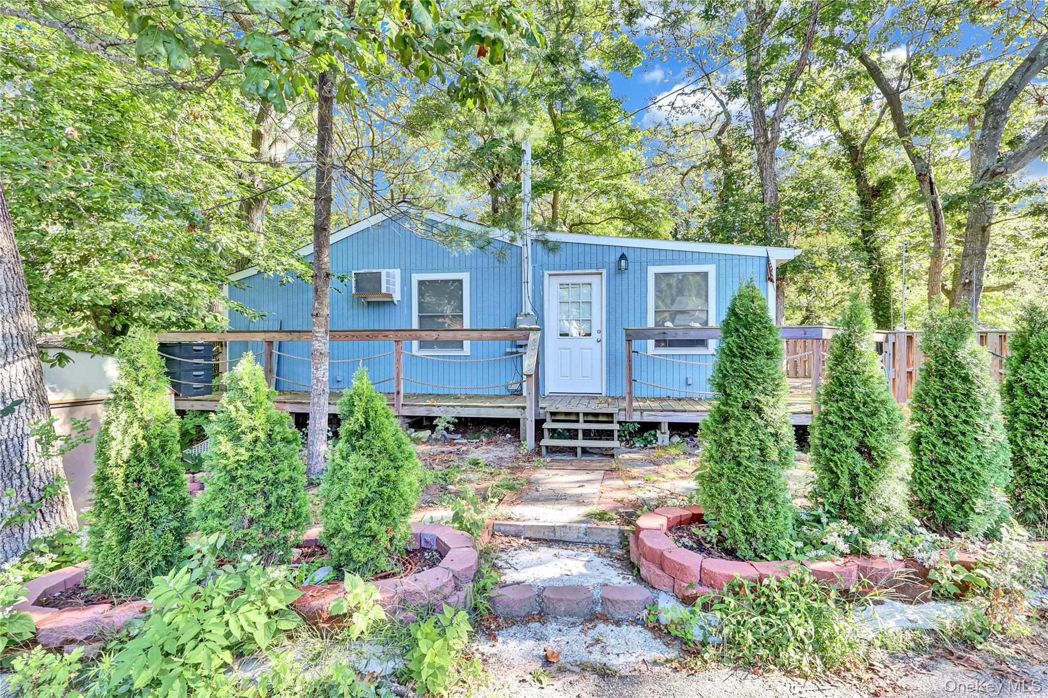 #2 photo, 28 Hillcrest Drive, Саффолк ‖ Baiting Hollow , NY 11933