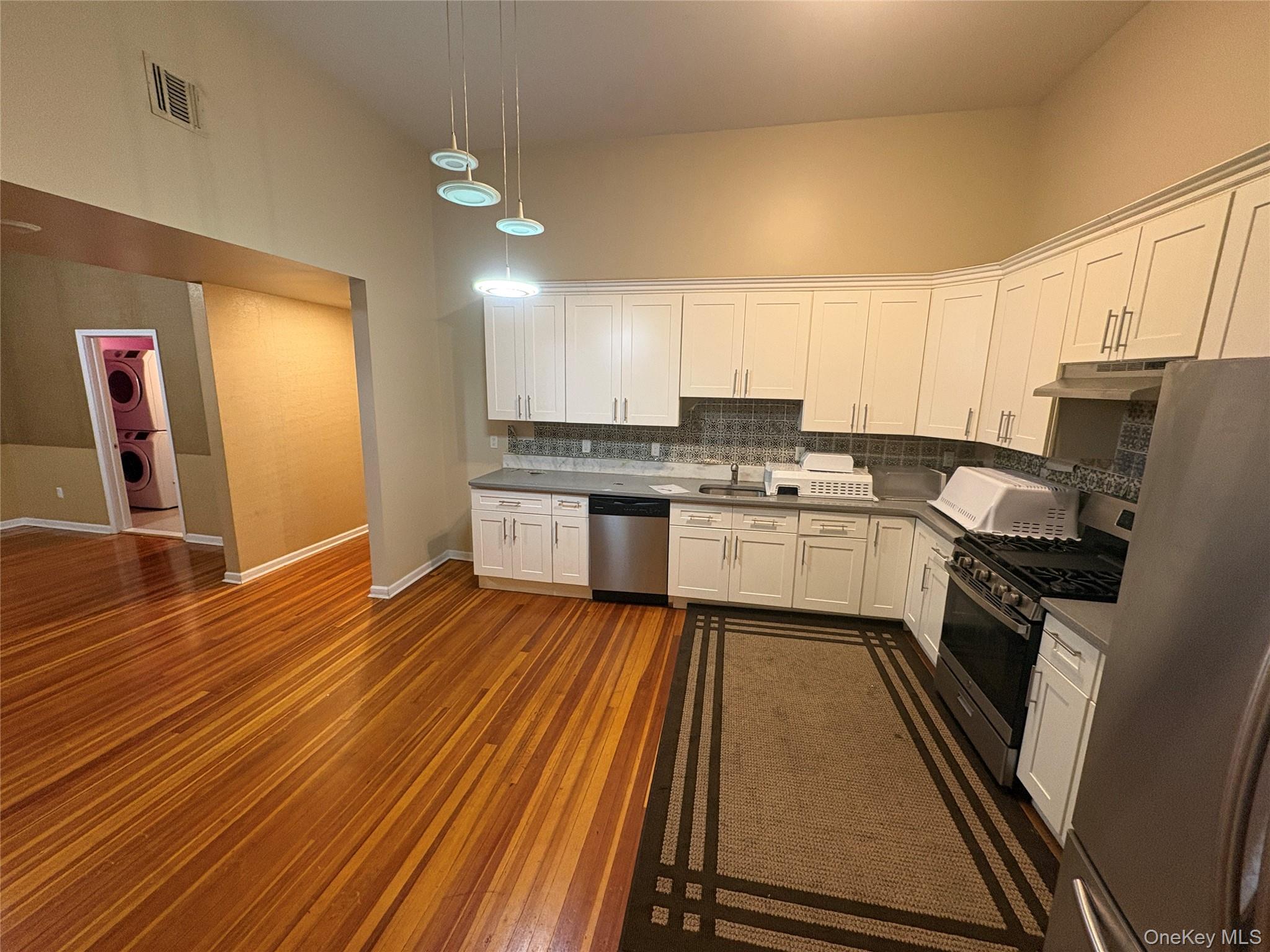 #4 photo, 4 E Main Street, Middletown , NY 10940