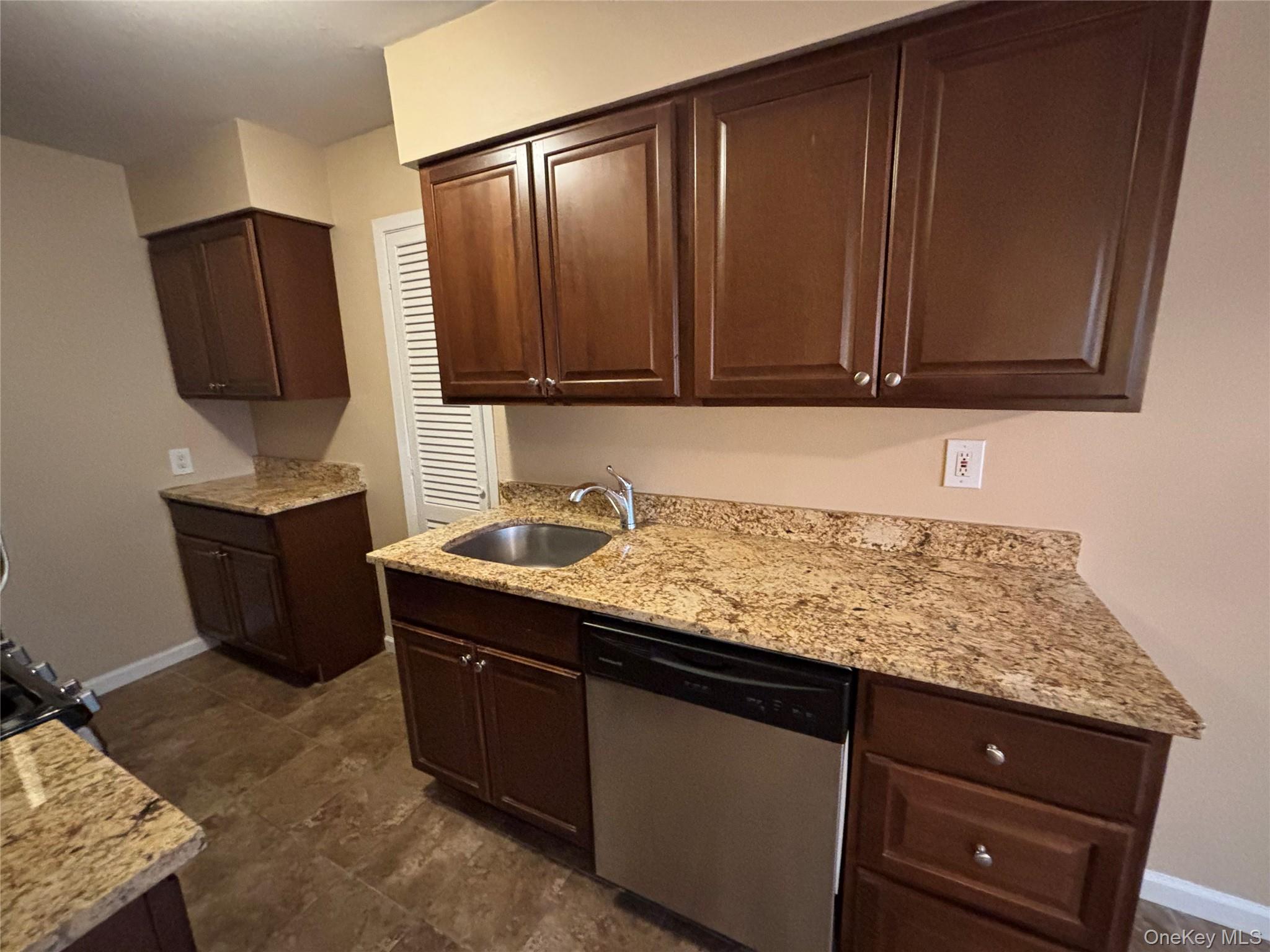 #2 photo, 4 Colonial Road, Beacon , NY 12508