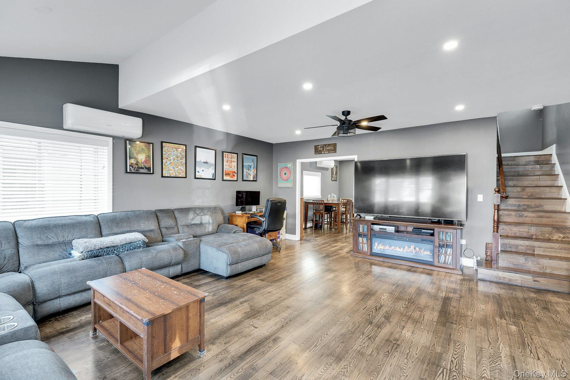 #3 photo, 92-13 245th Street, 長島 花卉園 Floral Park , NY 11001