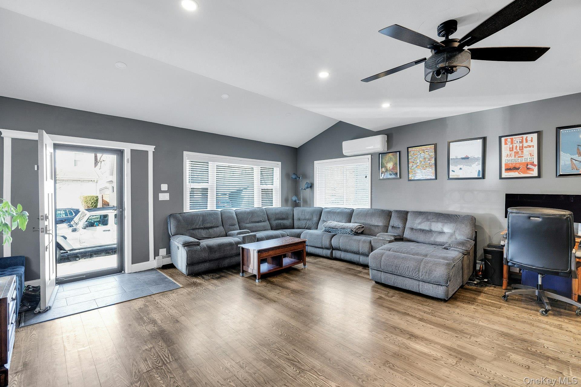 #4 photo, 92-13 245th Street, 長島 花卉園 Floral Park , NY 11001