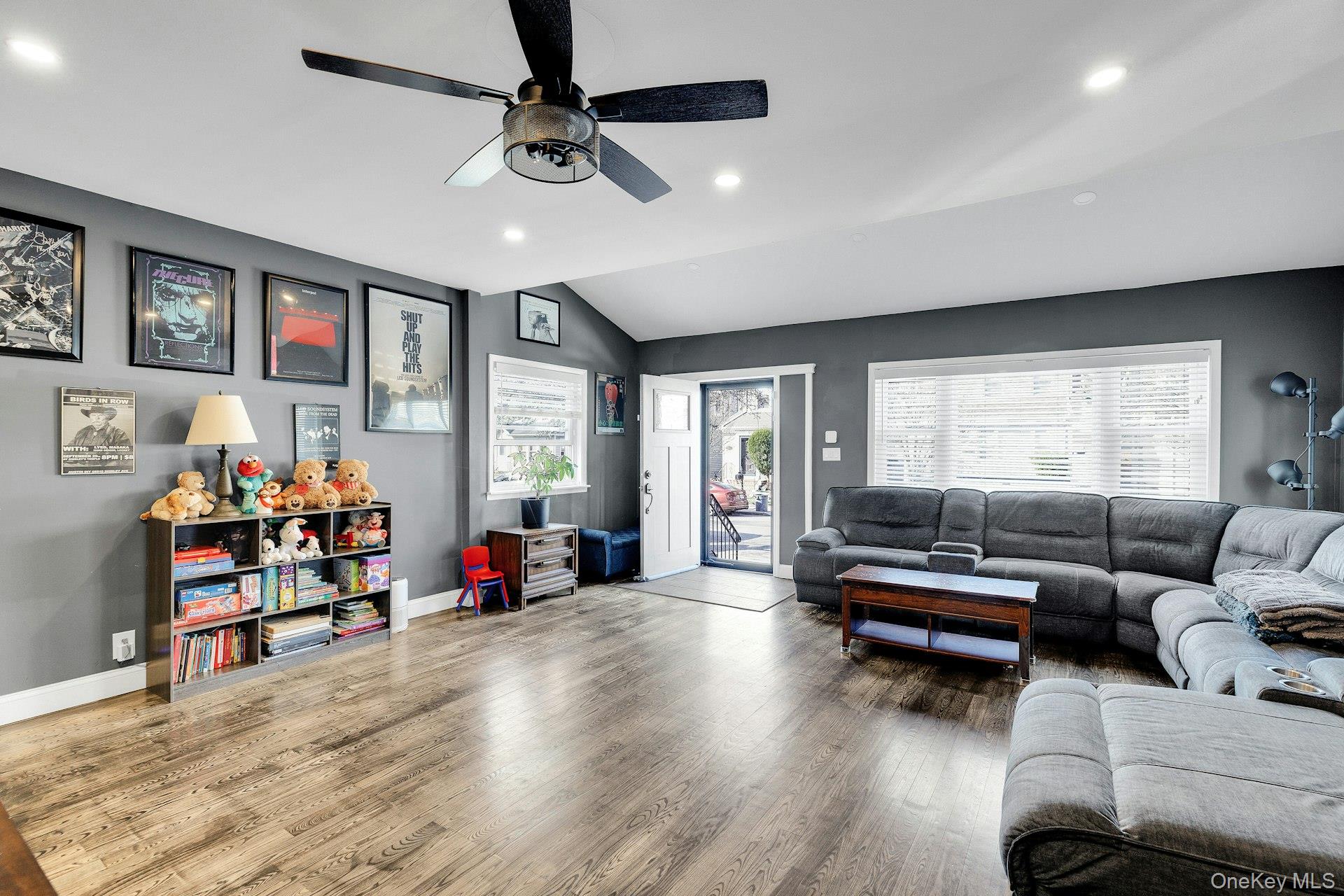 #5 photo, 92-13 245th Street, 長島 花卉園 Floral Park , NY 11001