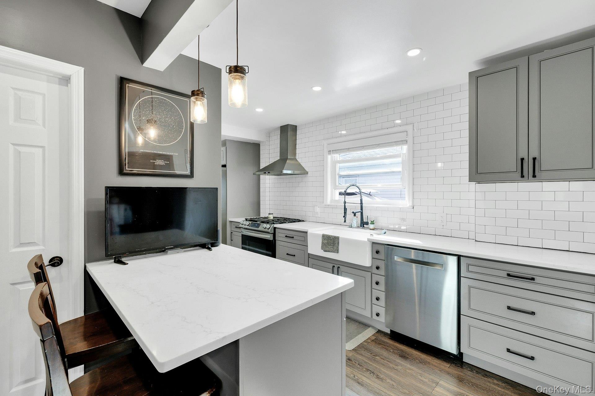 #8 photo, 92-13 245th Street, 長島 花卉園 Floral Park , NY 11001