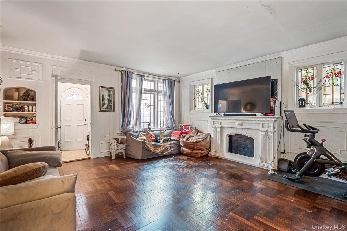 #4 photo, 1404 E 49th Street, Brooklyn , NY 11234