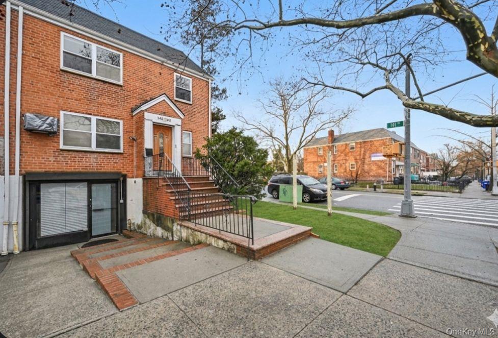 #1 photo, 141-02 Jewel Avenue, 뉴욕퀸즈 Kew Garden Hills , NY 11367
