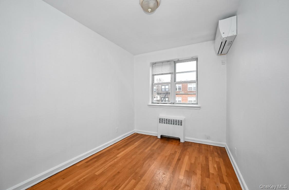 #13 photo, 141-02 Jewel Avenue, 뉴욕퀸즈 Kew Garden Hills , NY 11367