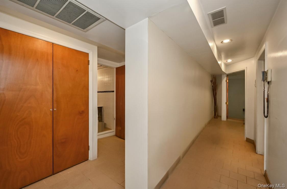 #19 photo, 141-02 Jewel Avenue, 뉴욕퀸즈 Kew Garden Hills , NY 11367