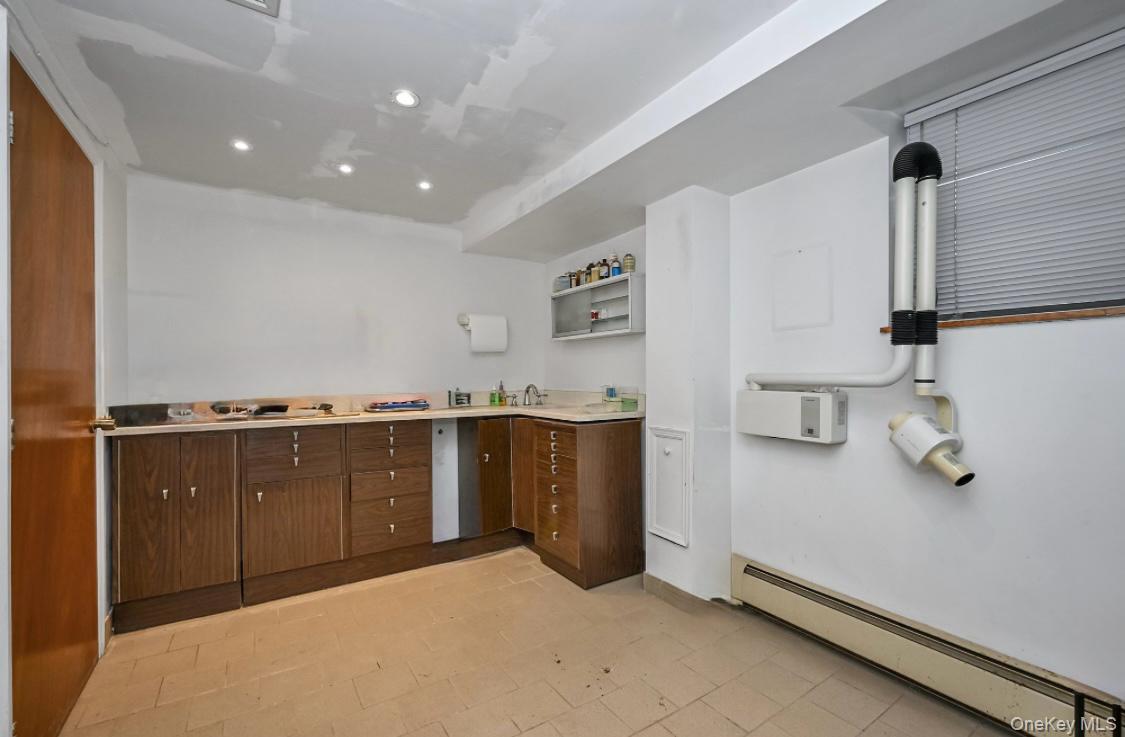 #20 photo, 141-02 Jewel Avenue, 뉴욕퀸즈 Kew Garden Hills , NY 11367