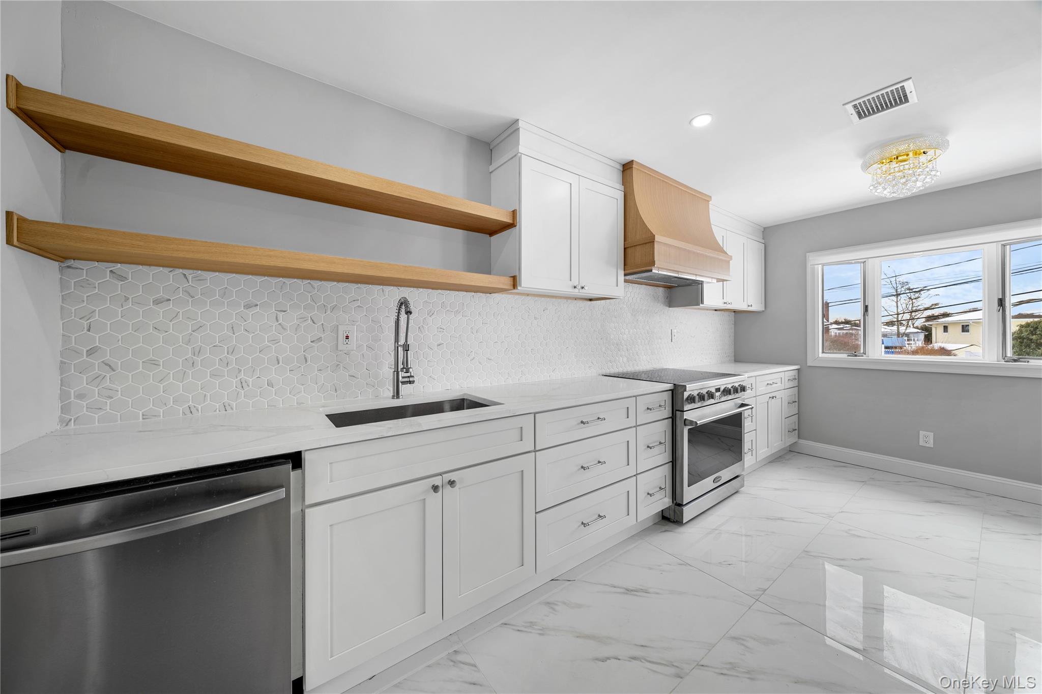 #7 photo, 89 Harvest Lane, Саффолк ‖ Commack , NY 11725