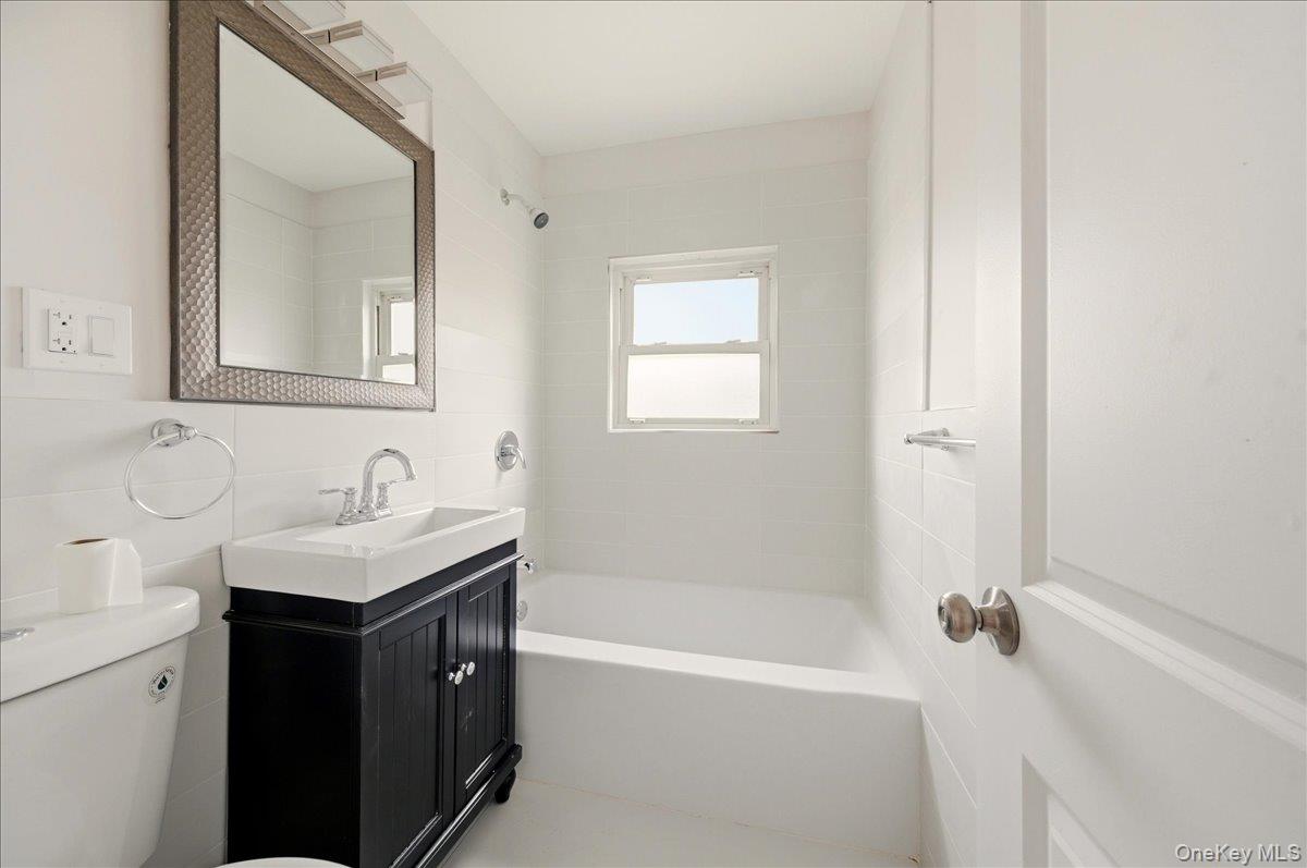 #14 photo, 3227 Griswold Avenue, Bronx , NY 10465